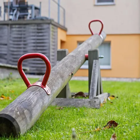 Cozy Coastal Escape With Garden Apartment *