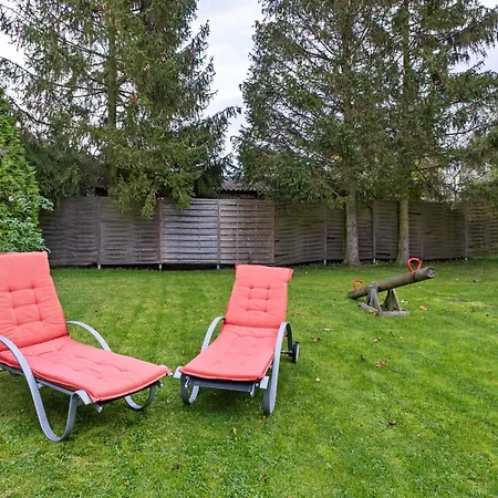 Cozy Coastal Escape With Garden *