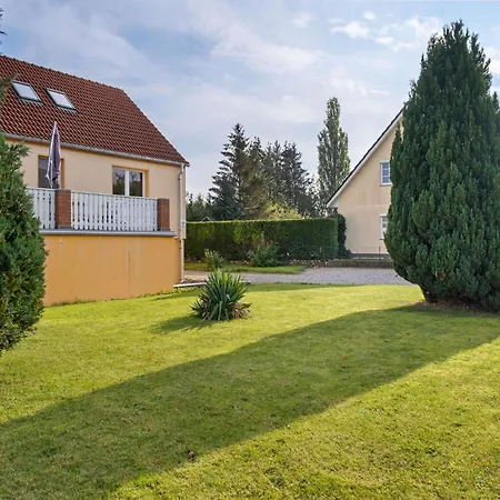 Cozy Coastal Escape With Garden Apartment *