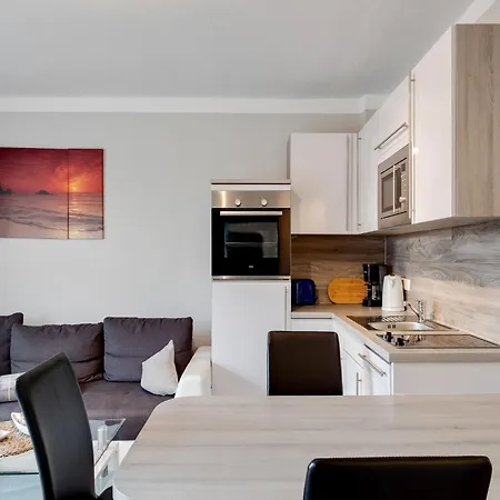 Cozy Coastal Escape With Garden * Gross Schwansee