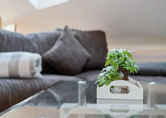 Cozy Coastal Escape With Garden شقة