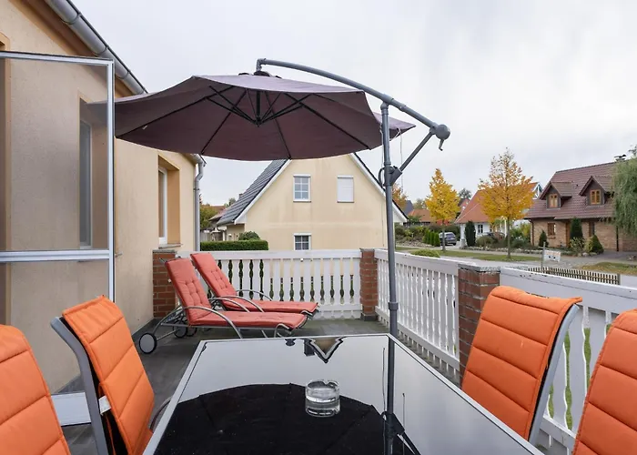 Cozy Coastal Escape With Garden Groß Schwansee
