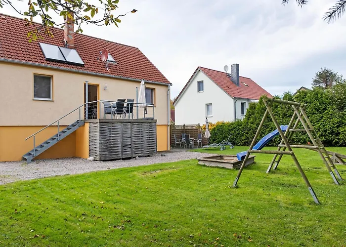 شقة Cozy Coastal Escape With Garden